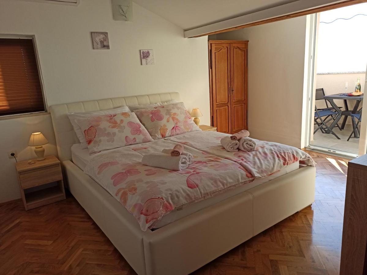 Villa Rea Malinska Buitenkant foto
