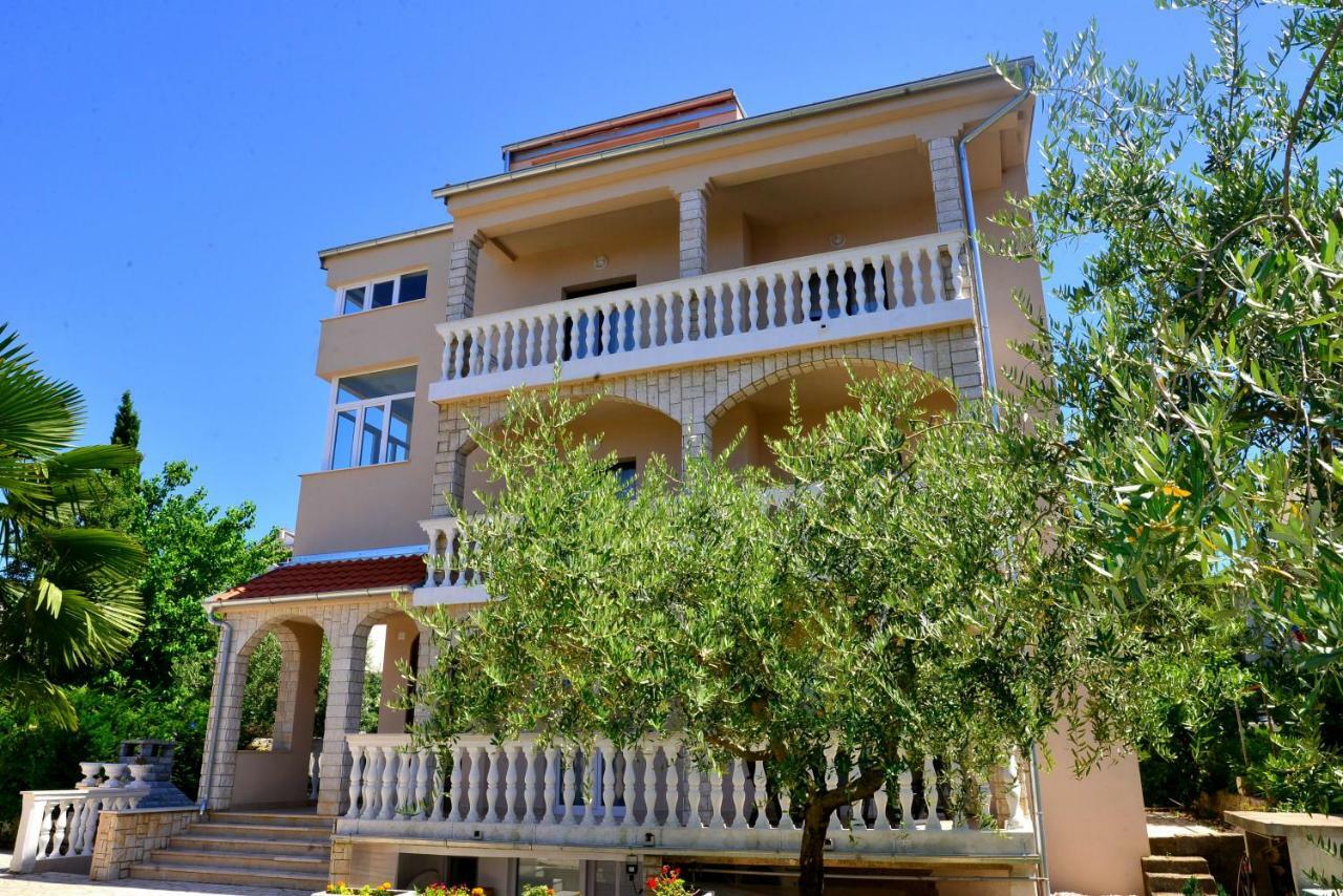 Villa Rea Malinska Buitenkant foto